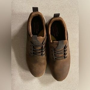 Sketchers slip on tennis shoes